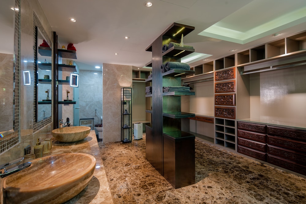 Luxury Villa photo 2