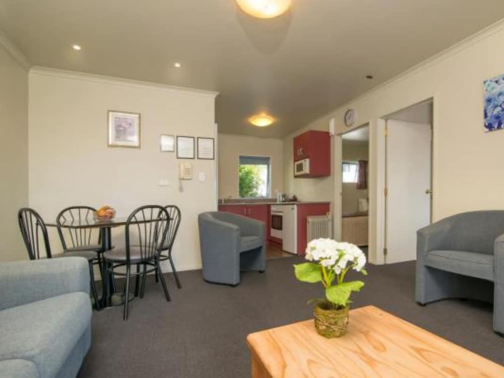 2 Bedroom Suite photo 3