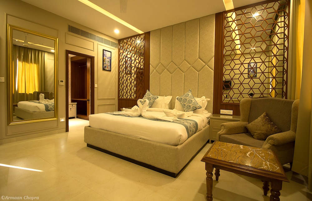 Deluxe Double or Twin Room photo 2