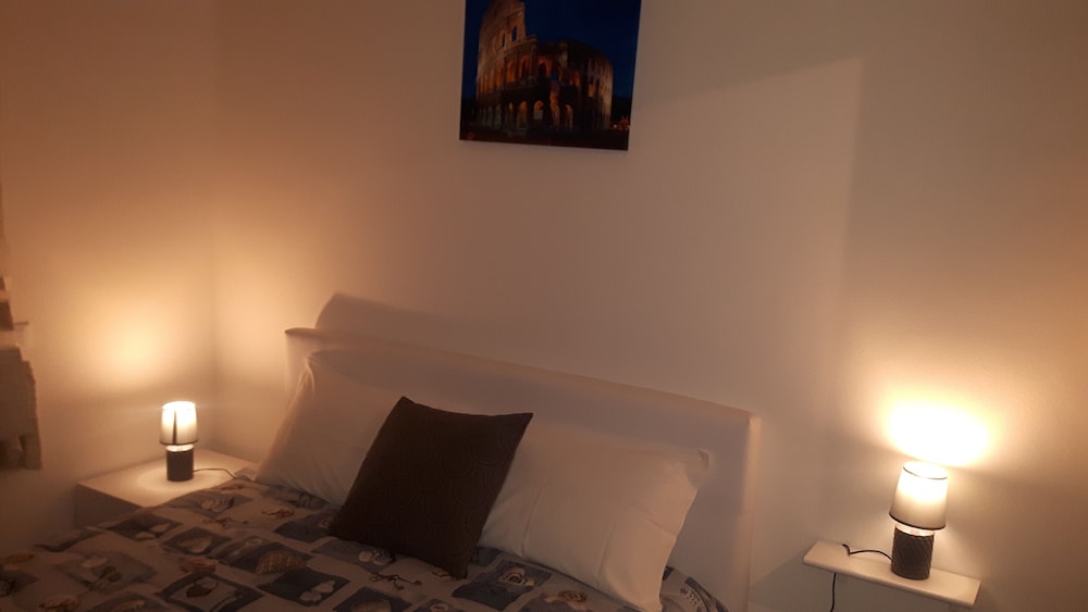 Basic Double or Twin Room, 1 Bedroom, City View photo 1