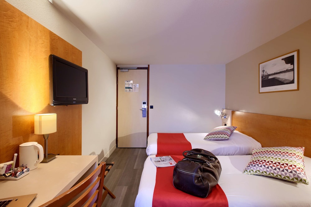 Standard Room, Multiple Beds photo 2