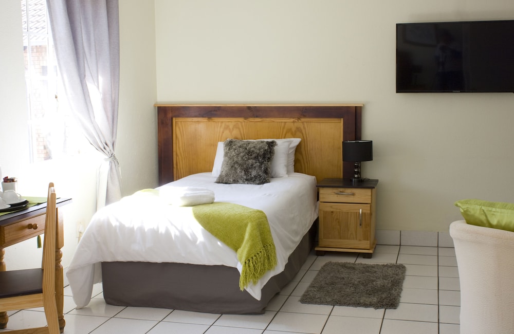 Family Room, Multiple Beds photo 1