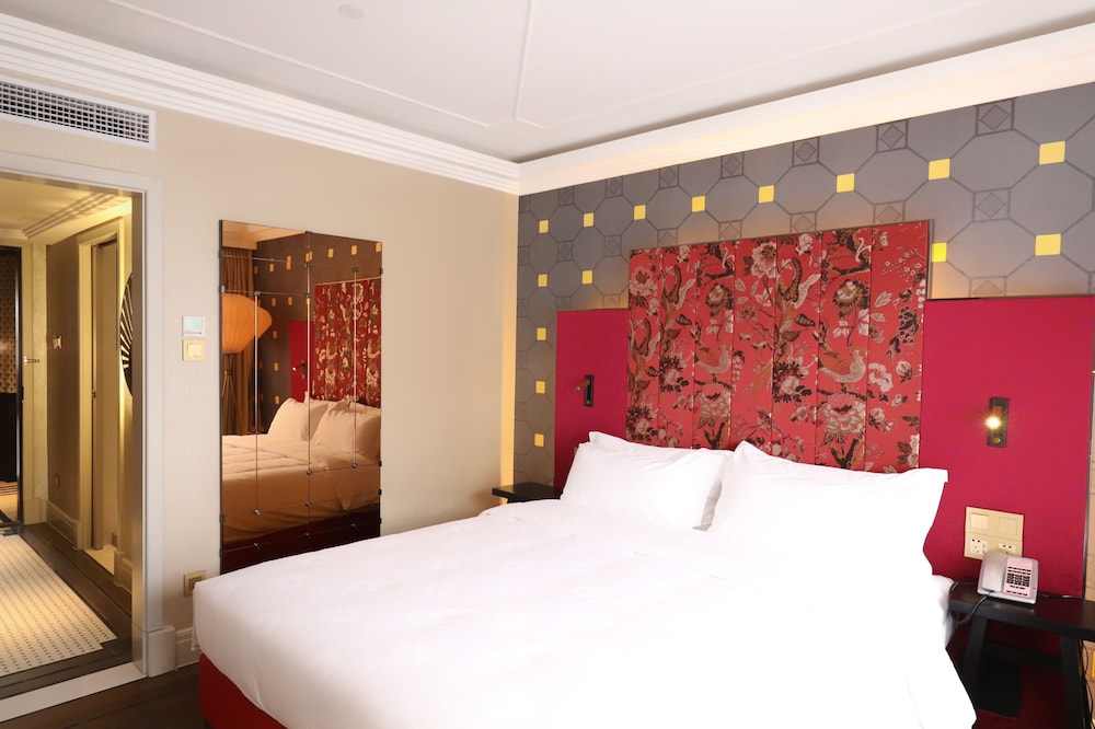 Ultra Sassy Double Room