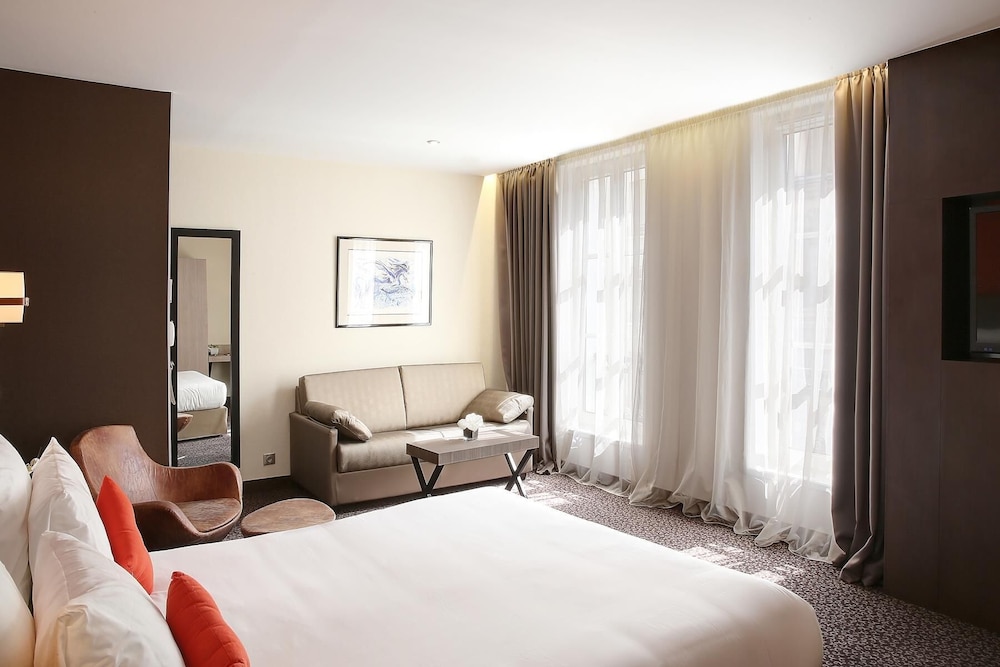 Junior Suite, 1 Queen Bed (Twin bed on request) - Photo 3