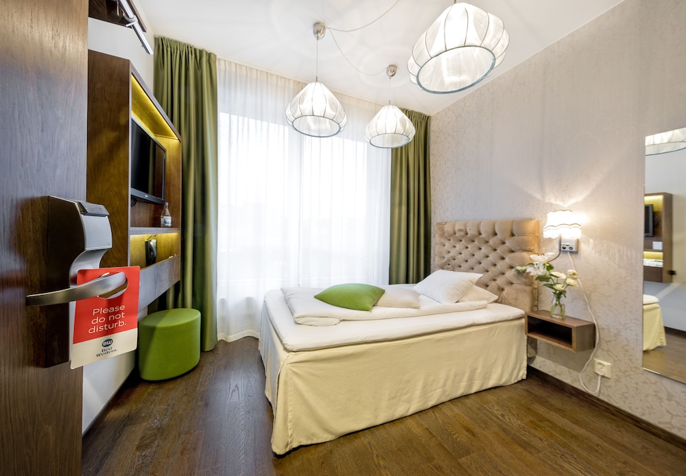 Standard Room, 1 Queen Bed, Non Smoking