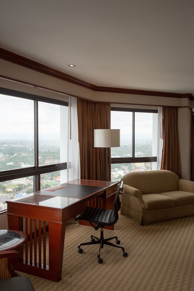 Deluxe Room, 1 King Bed (Premium) - Photo 5
