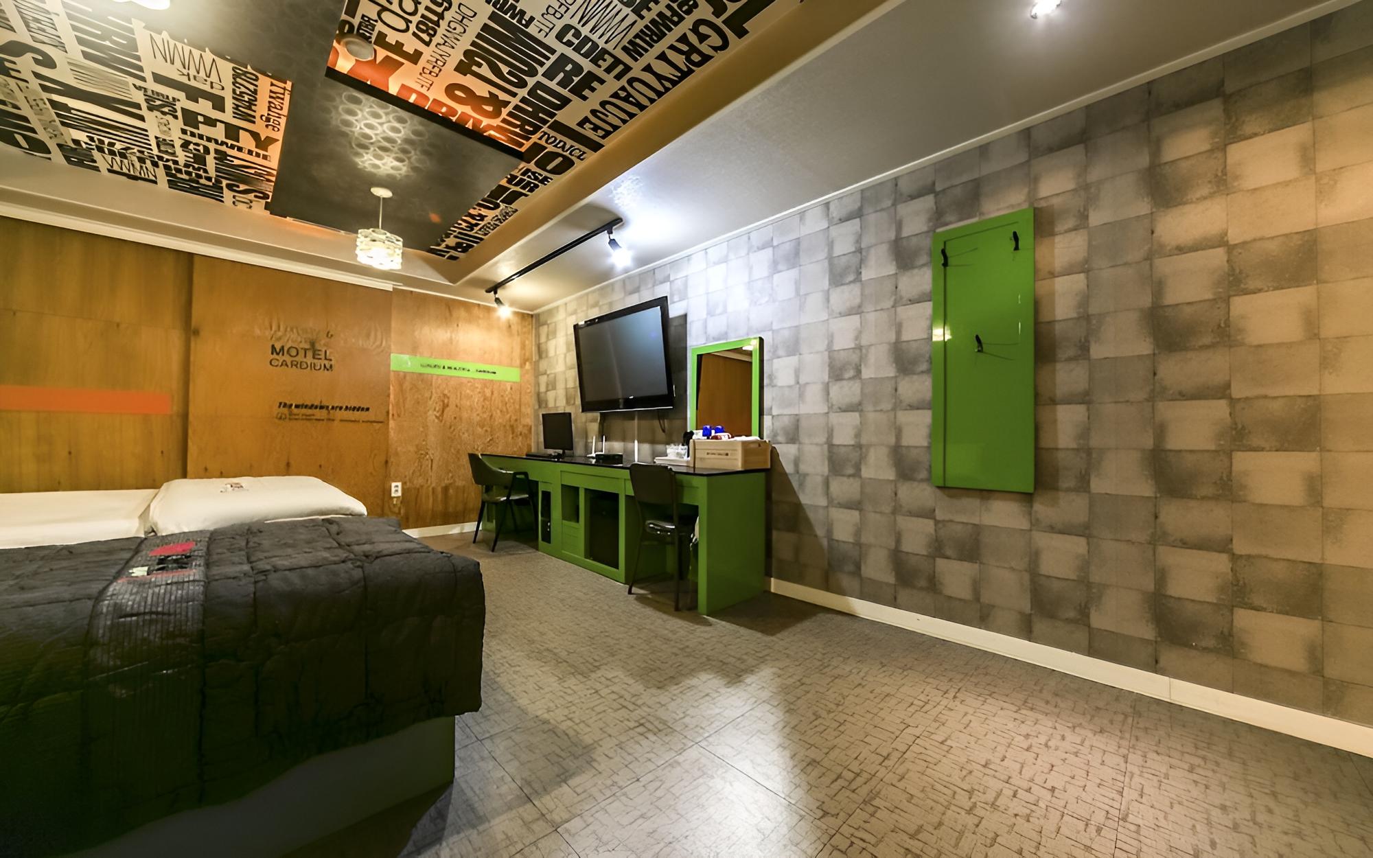 Room (Deluxe twin) - Photo 9
