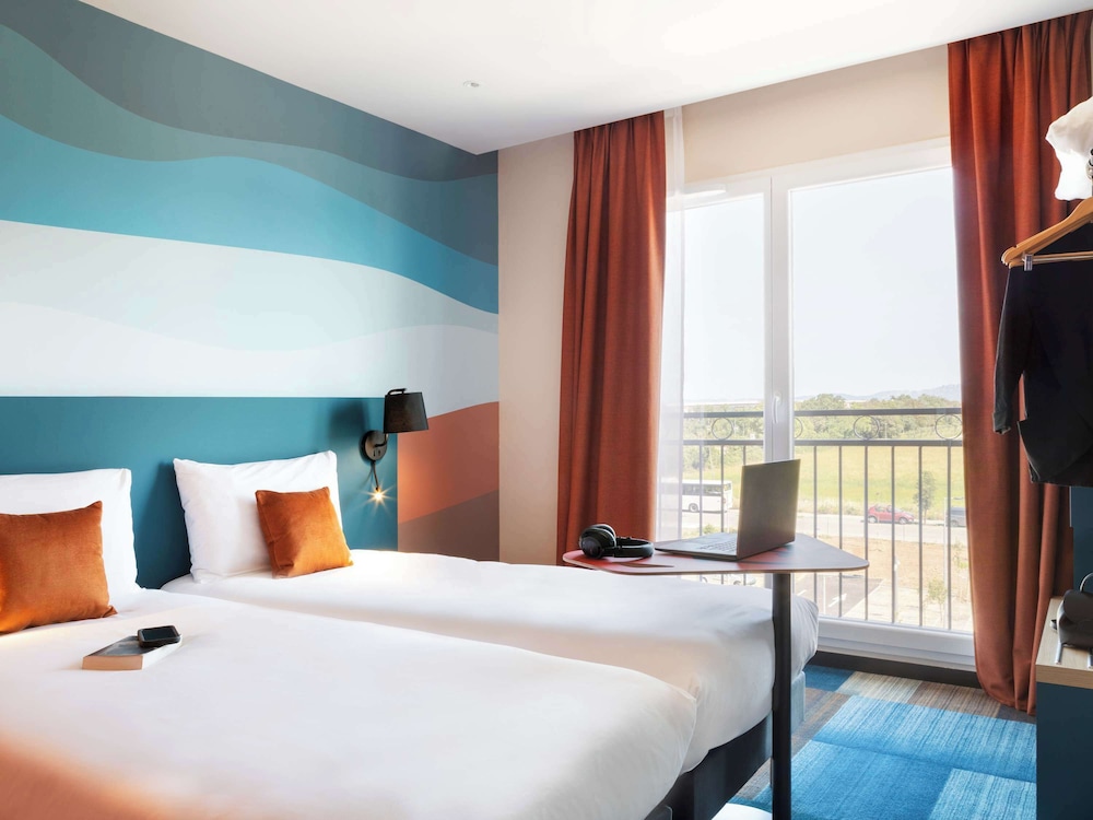 Standard Room, 2 Twin Beds - Photo 2