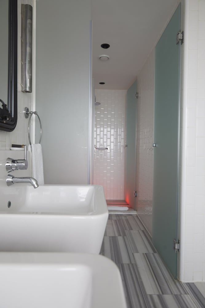 Suite, 1 King Bed With Sofa Bed (Suite With Spa Bath) photo 3
