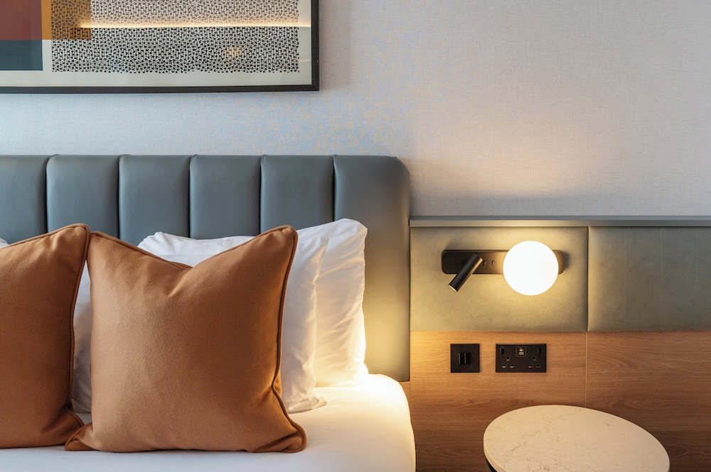 Suite, 1 Bedroom - Photo 2