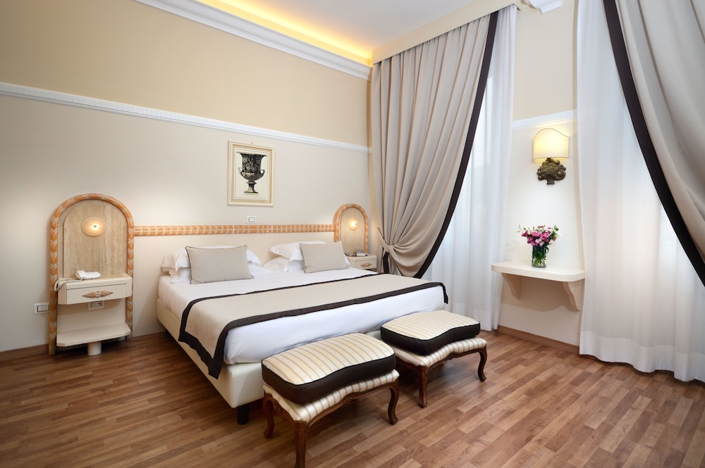 Deluxe Room - Photo 12