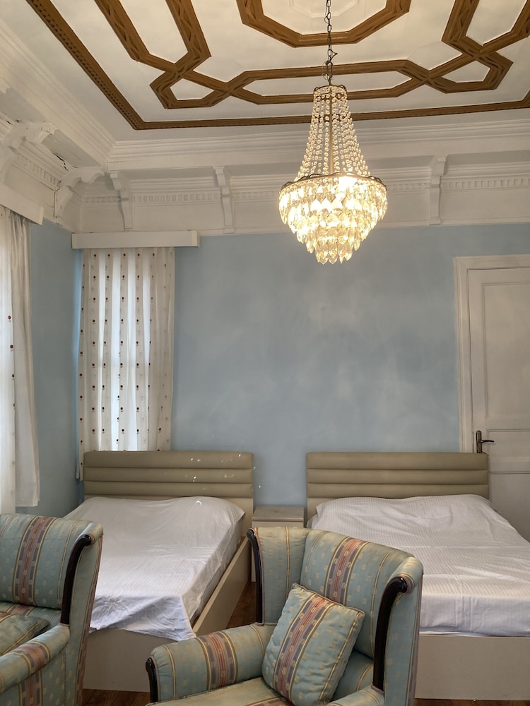 Villa photo 2