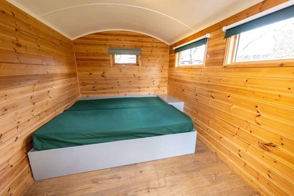 7 - Allington Pippin Camping Pod photo 3