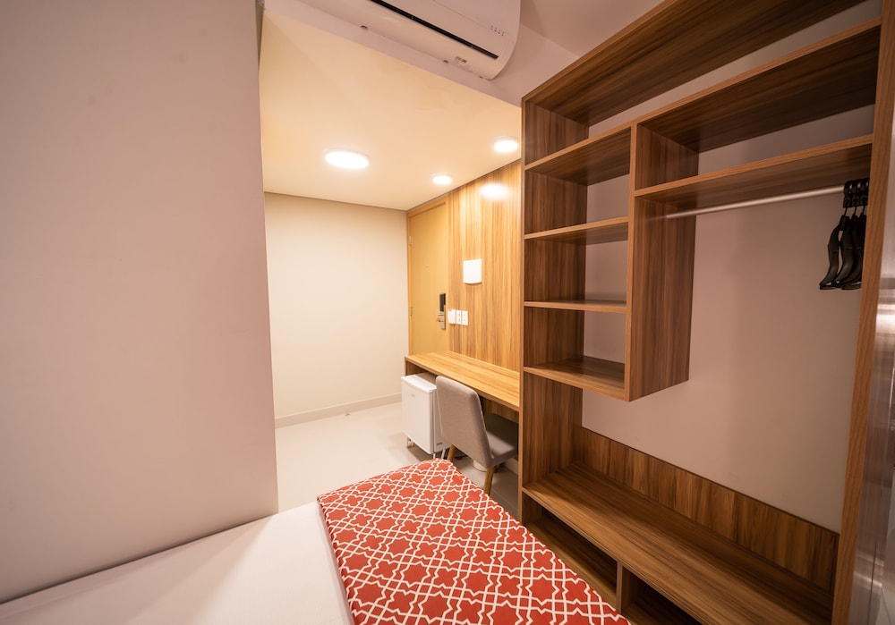 Economy Triple Room, 3 Twin Beds - Photo 3