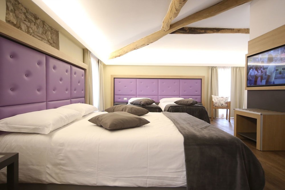 Superior Quadruple Room photo 2