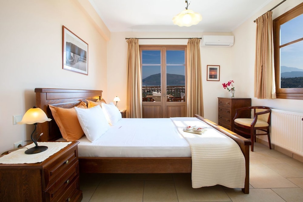 Luxury Villa, 3 Bedrooms, Private Pool, Sea View photo 1
