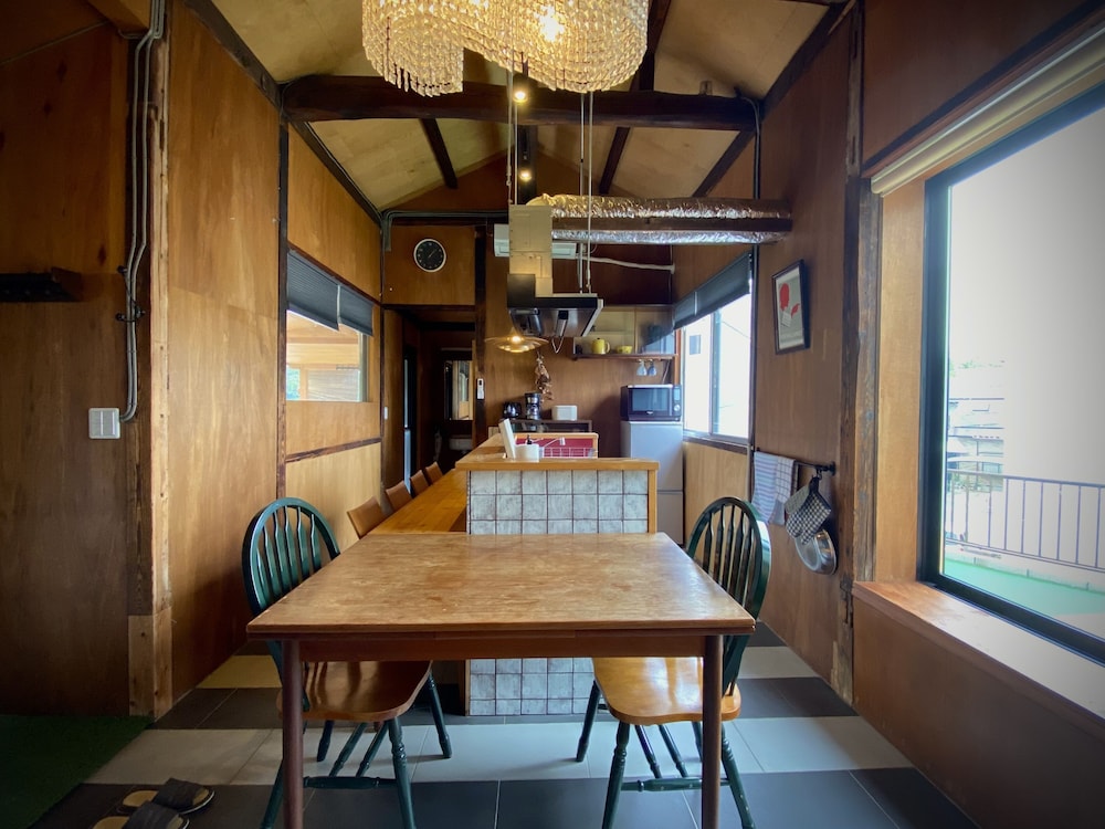 House (East) photo 1