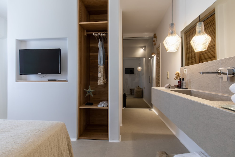 Luxury Apartment, 1 Bedroom, Garden View photo 2