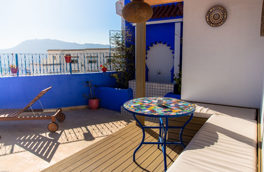 Junior Suite with balcony - Photo 17