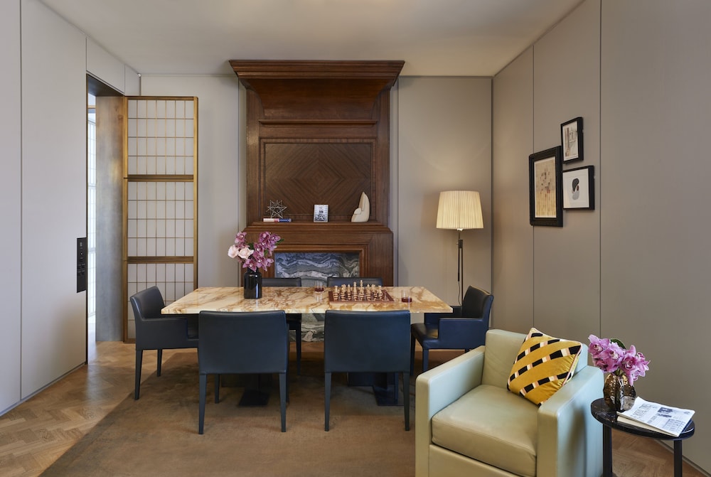 Suite (Regent)