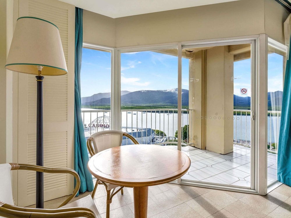 Executive Suite, Mountain View