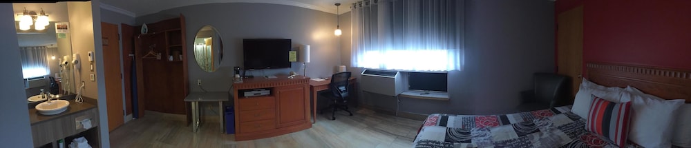 Superior Loft, 1 Queen Bed, Jetted Tub photo 1