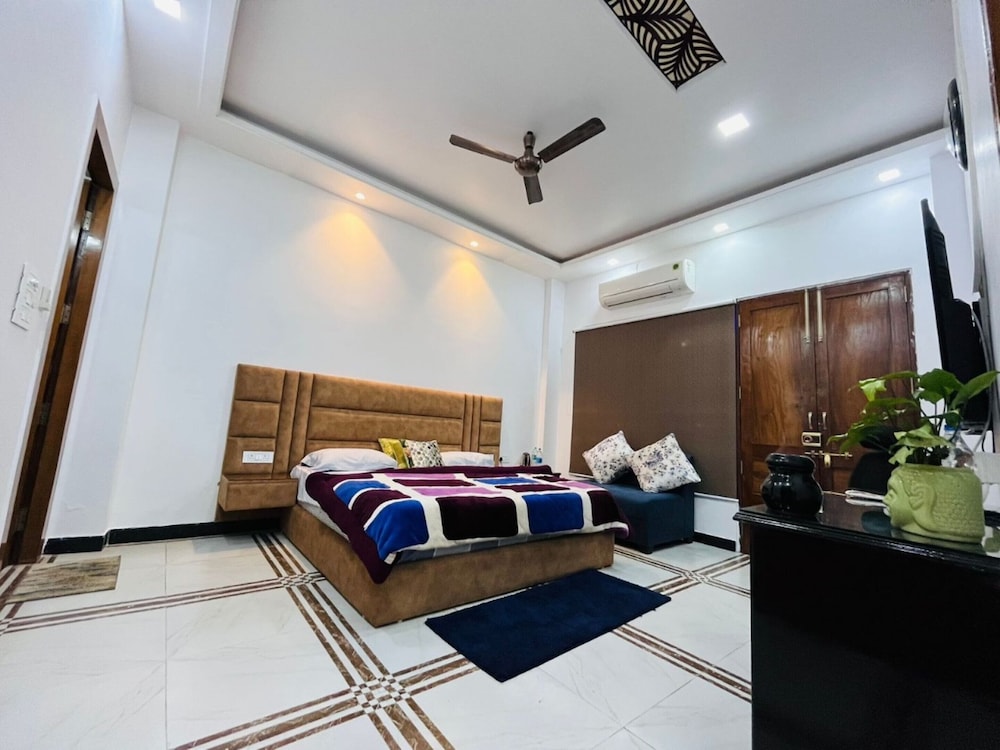 Superior Double Room, City View photo 2