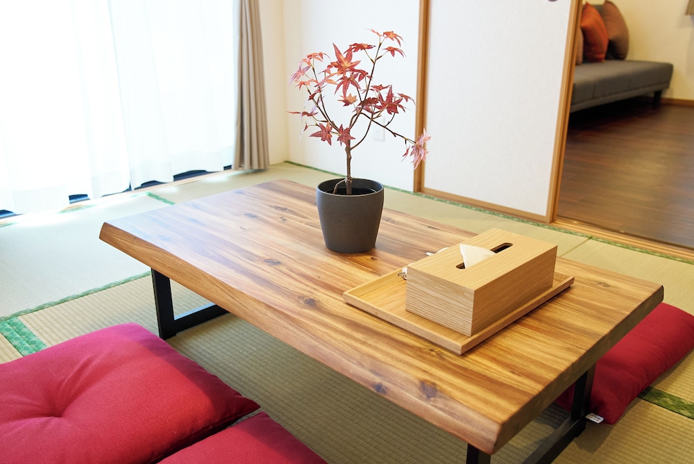 Basic Apartment photo 3