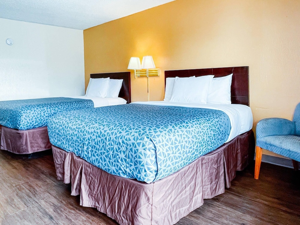 Room, 2 Double Beds, Smoking photo 3