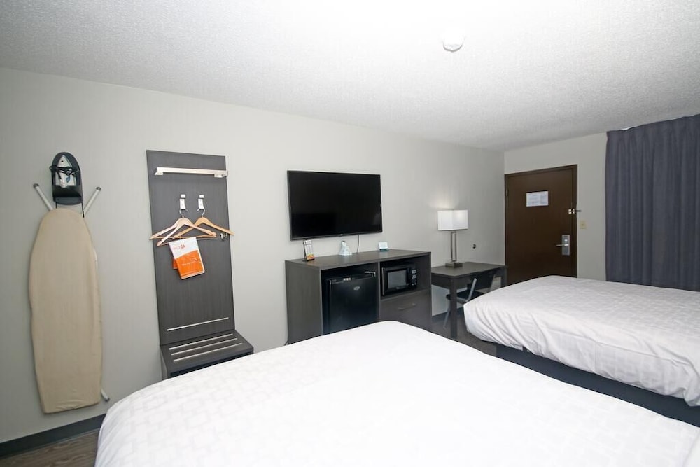Suite, Multiple Beds, Non Smoking photo 2