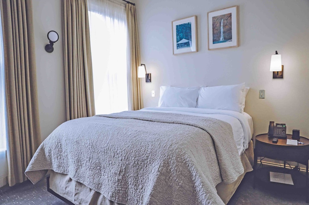 Compact Room