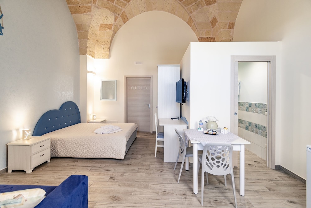 Superior Quadruple Room, 1 Bedroom, Kitchenette, City View photo 1