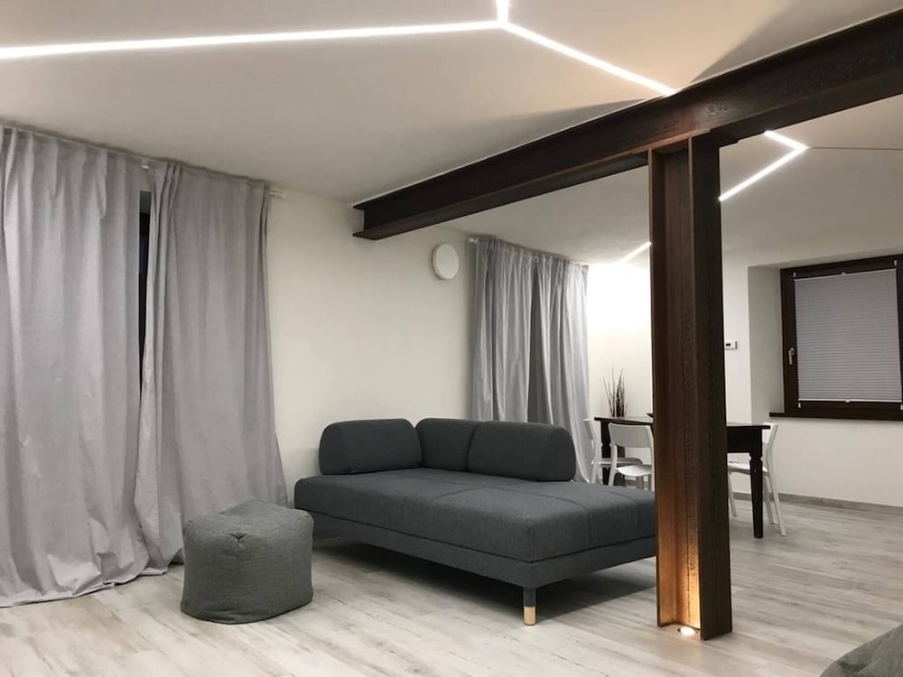 Apartment, 2 Bedrooms, Balcony, City View