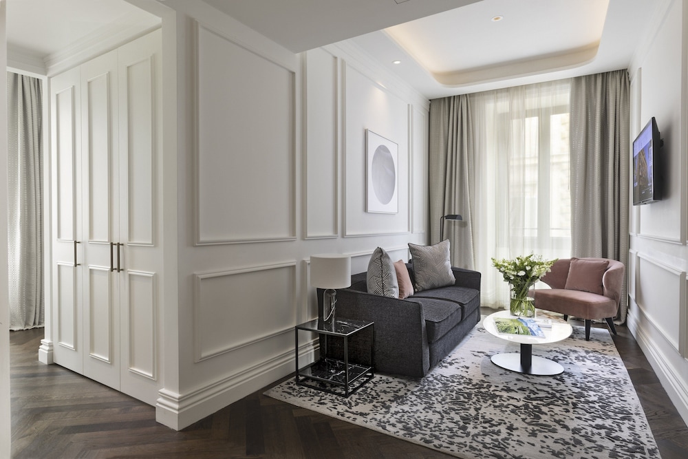 Suite, 1 Bedroom (Via Veneto View)