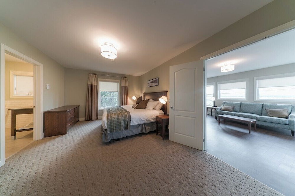 Deluxe Suite photo 1