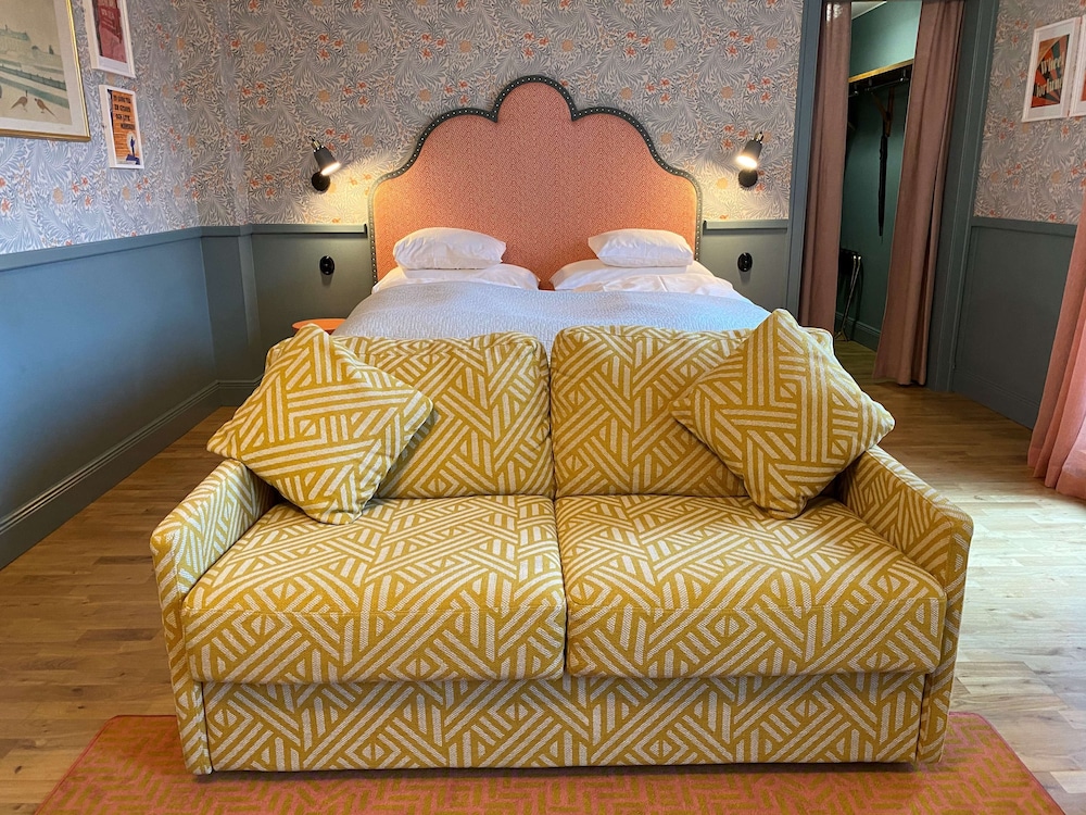 Superior Room, 1 Queen Bed, Accessible, Non Smoking