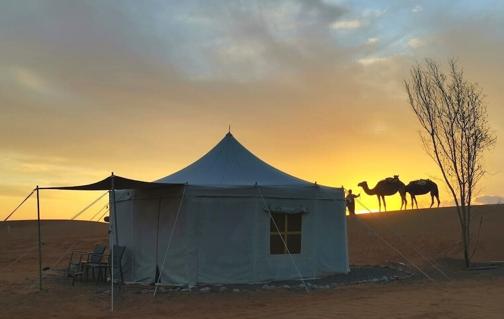 Deluxe Tent photo 3