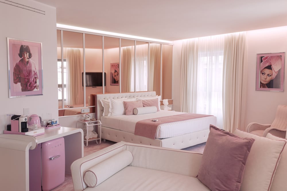 ATTIC EXECUTIVE ROOM