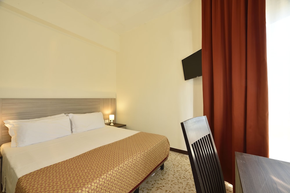 Superior Double or Twin Room photo 2