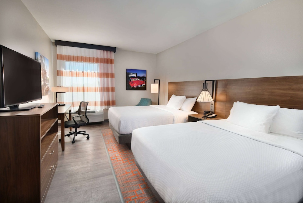 Room, 2 Queen Beds, Non Smoking - Photo 1