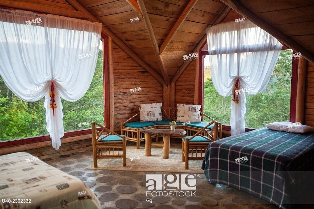 Cabin photo 2