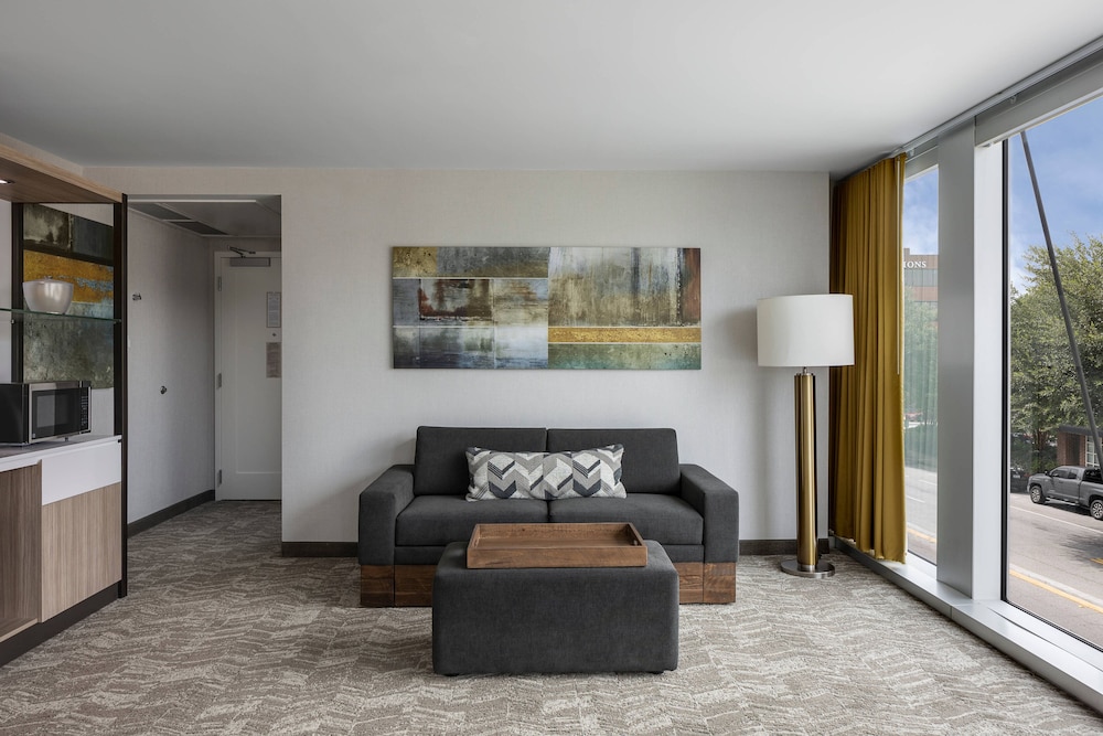 Suite, 1 King Bed with Sofa bed, Corner photo 1