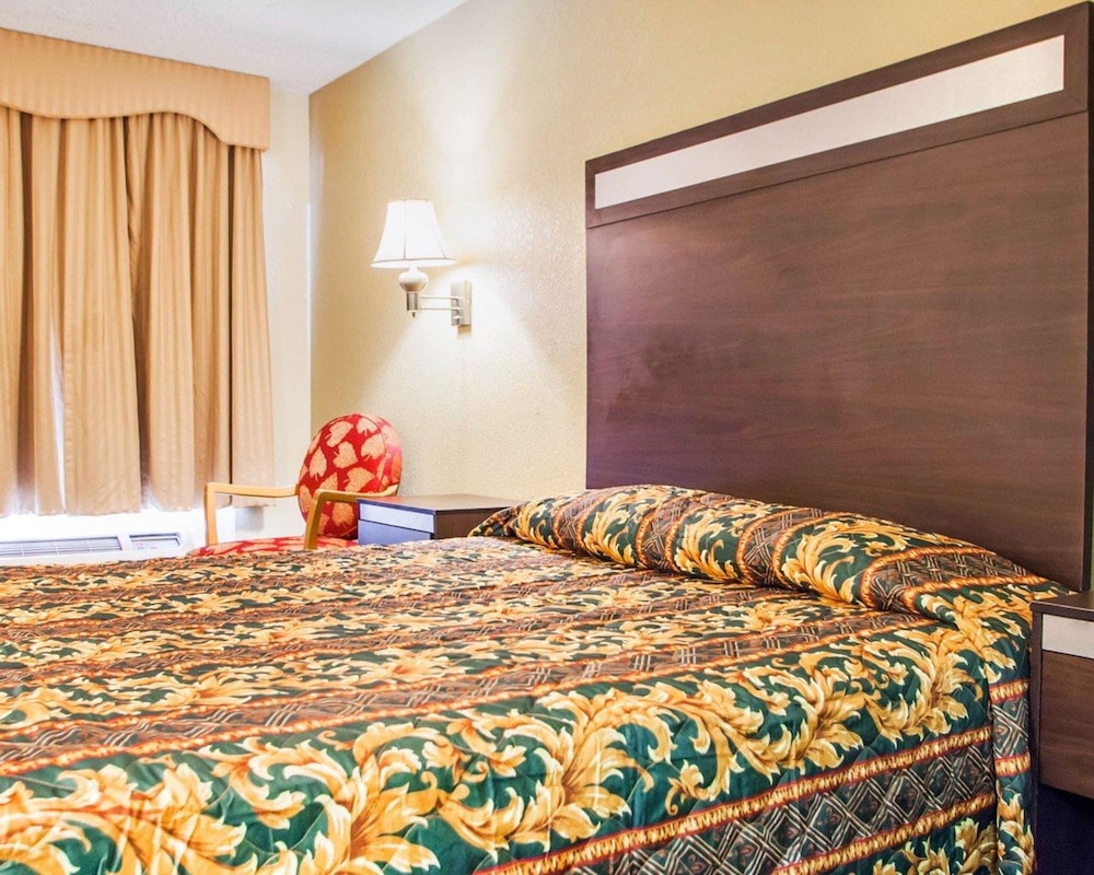 Room, 2 Double Beds, Accessible, Non Smoking photo 2