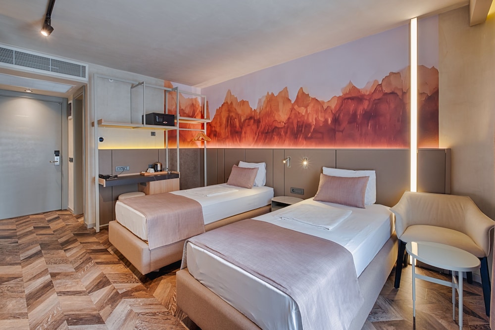 Standard Triple Room, 1 Bedroom, Mountain View photo 2