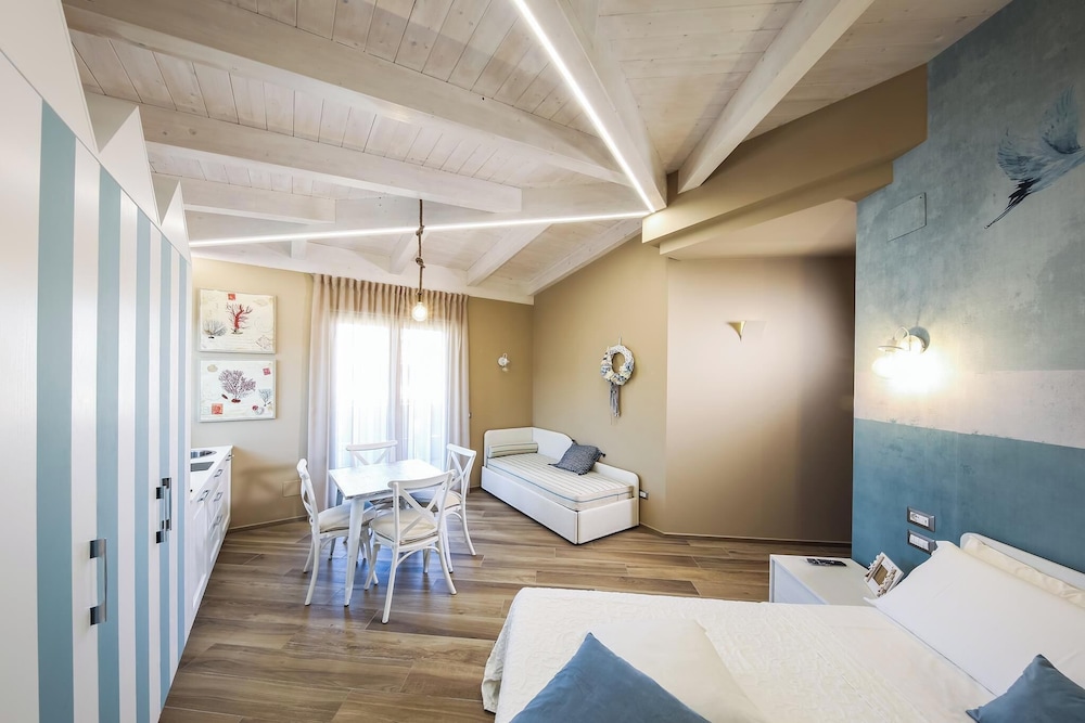 Luxury Double Room, Balcony photo 2