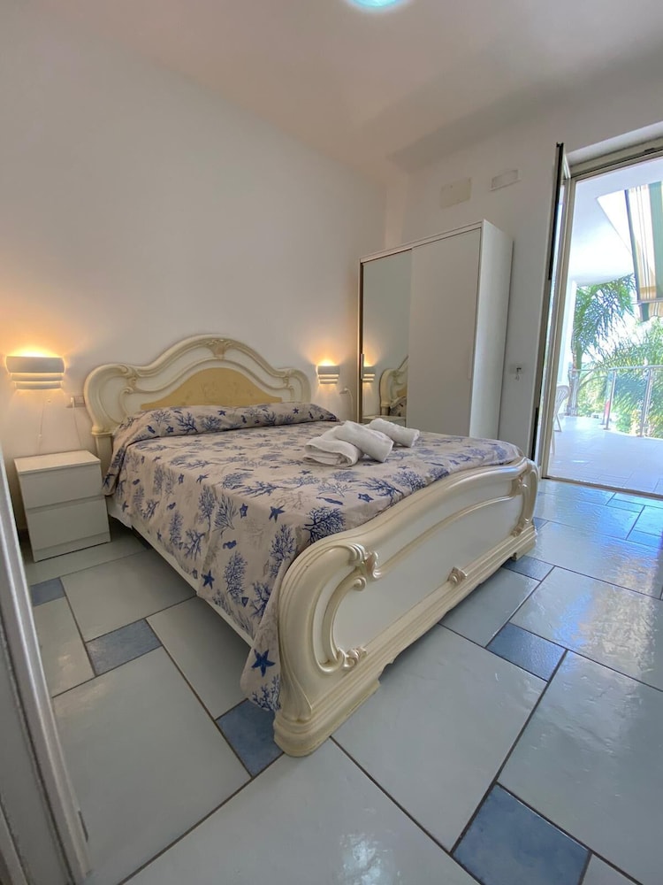 Comfort Quadruple Room, Pool View