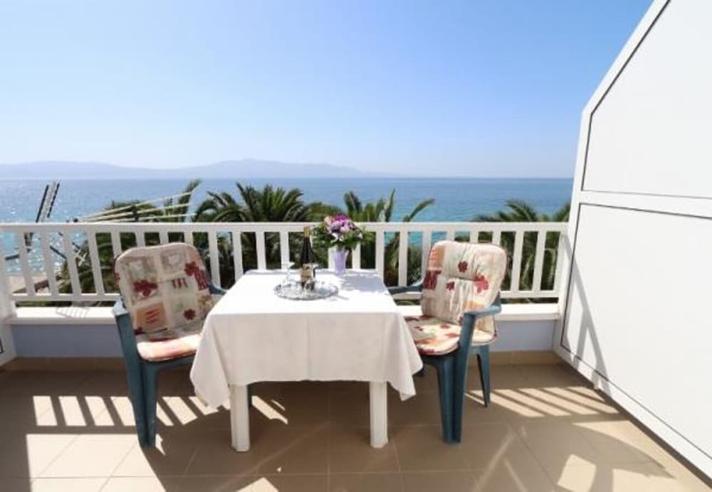 Apartment (Tomo - 10 m from beach - A1(2+2)) photo 3