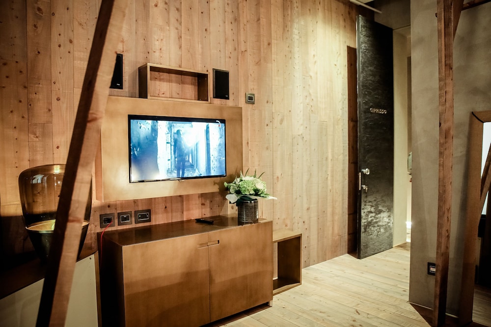 Superior Room, 1 King Bed (Cipresso) photo 2