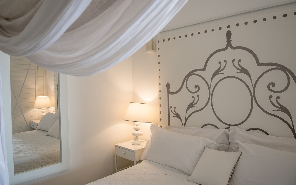 Junior Suite, Sea View, Poolside - Photo 3