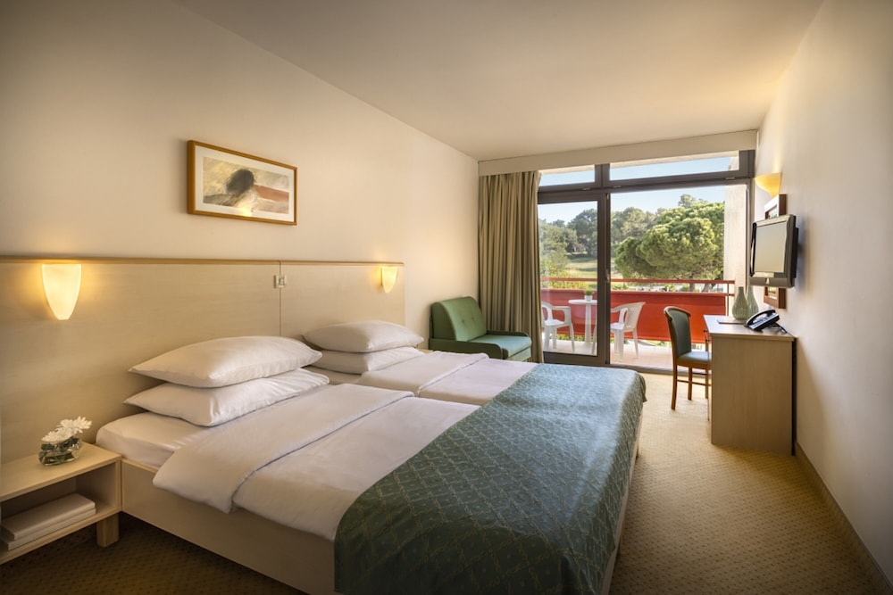 Room for 2+1